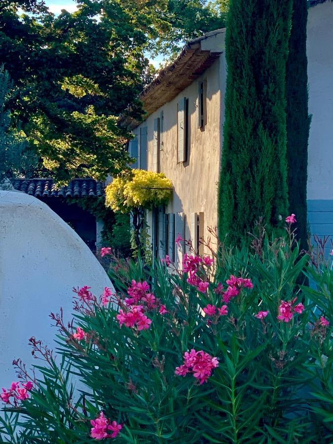 Bed and Breakfast Les Jardins De Sitaara Cucuron Exteriér fotografie